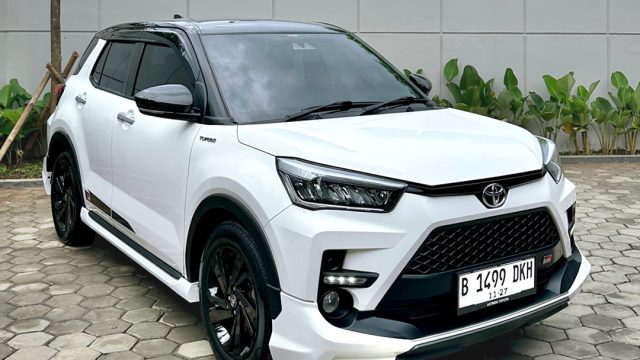 Feed Showroom – Toyota RAIZE GRS 1 0 TSS TWO TONE 2022 AT – COVER